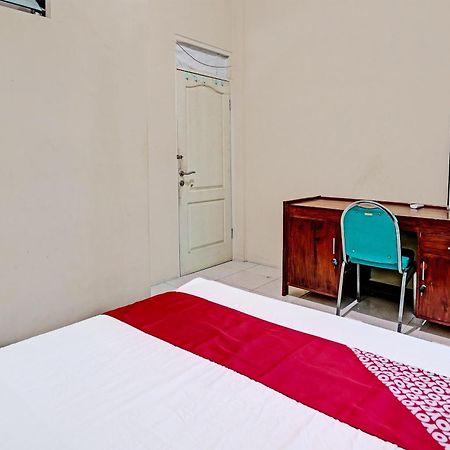 Oyo 91572 Kost Esklusif Barokah Hotel Pasuruan Exterior foto