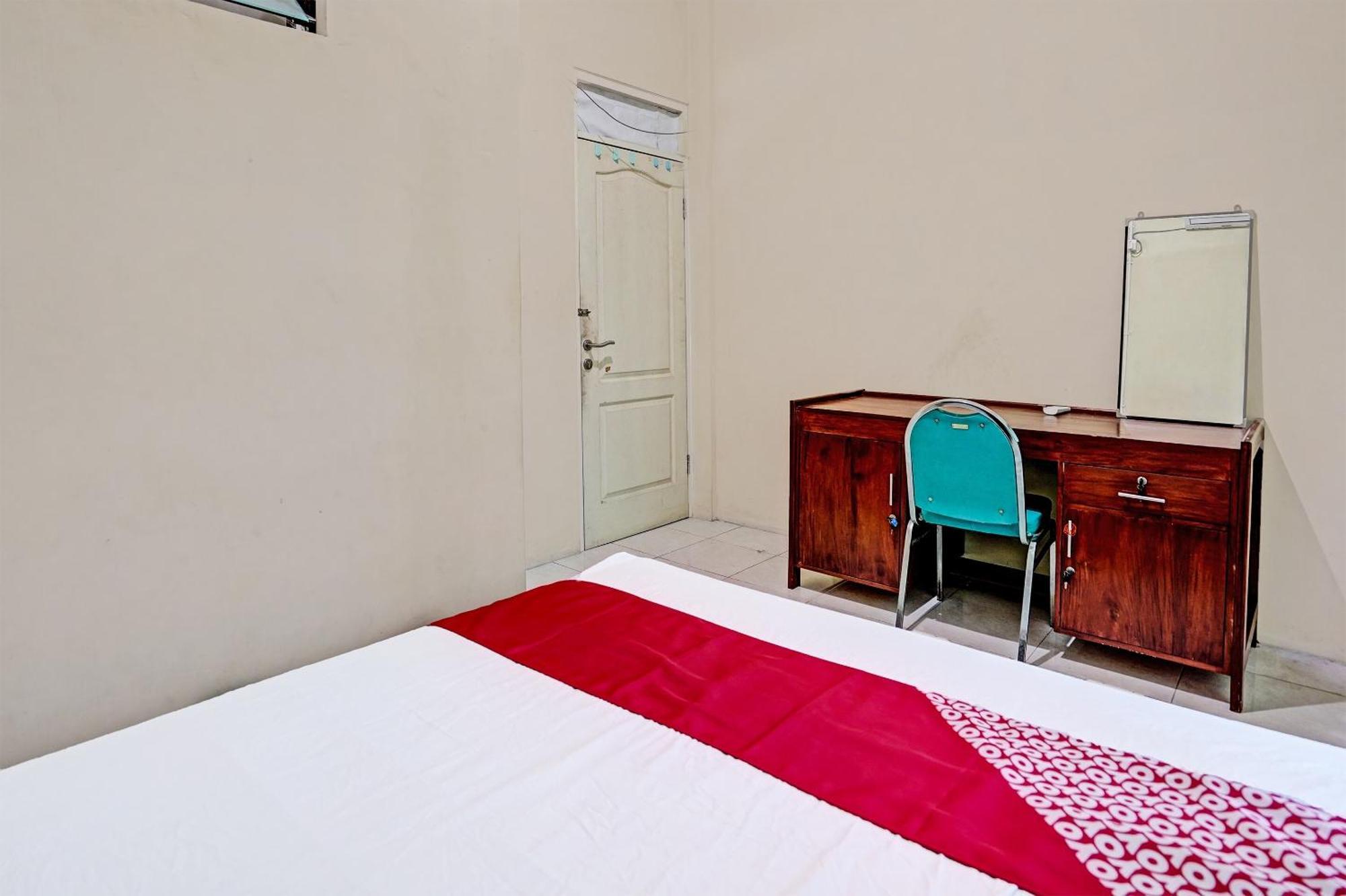 Oyo 91572 Kost Esklusif Barokah Hotel Pasuruan Exterior foto