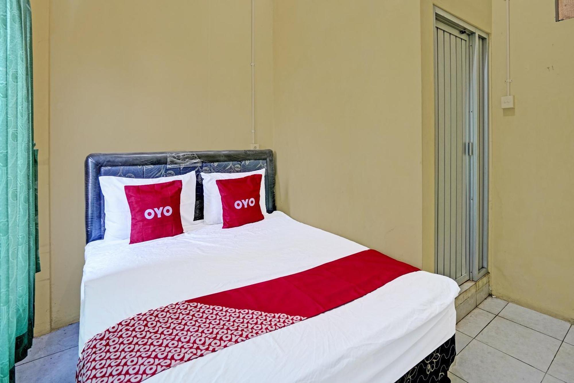 Oyo 91572 Kost Esklusif Barokah Hotel Pasuruan Exterior foto