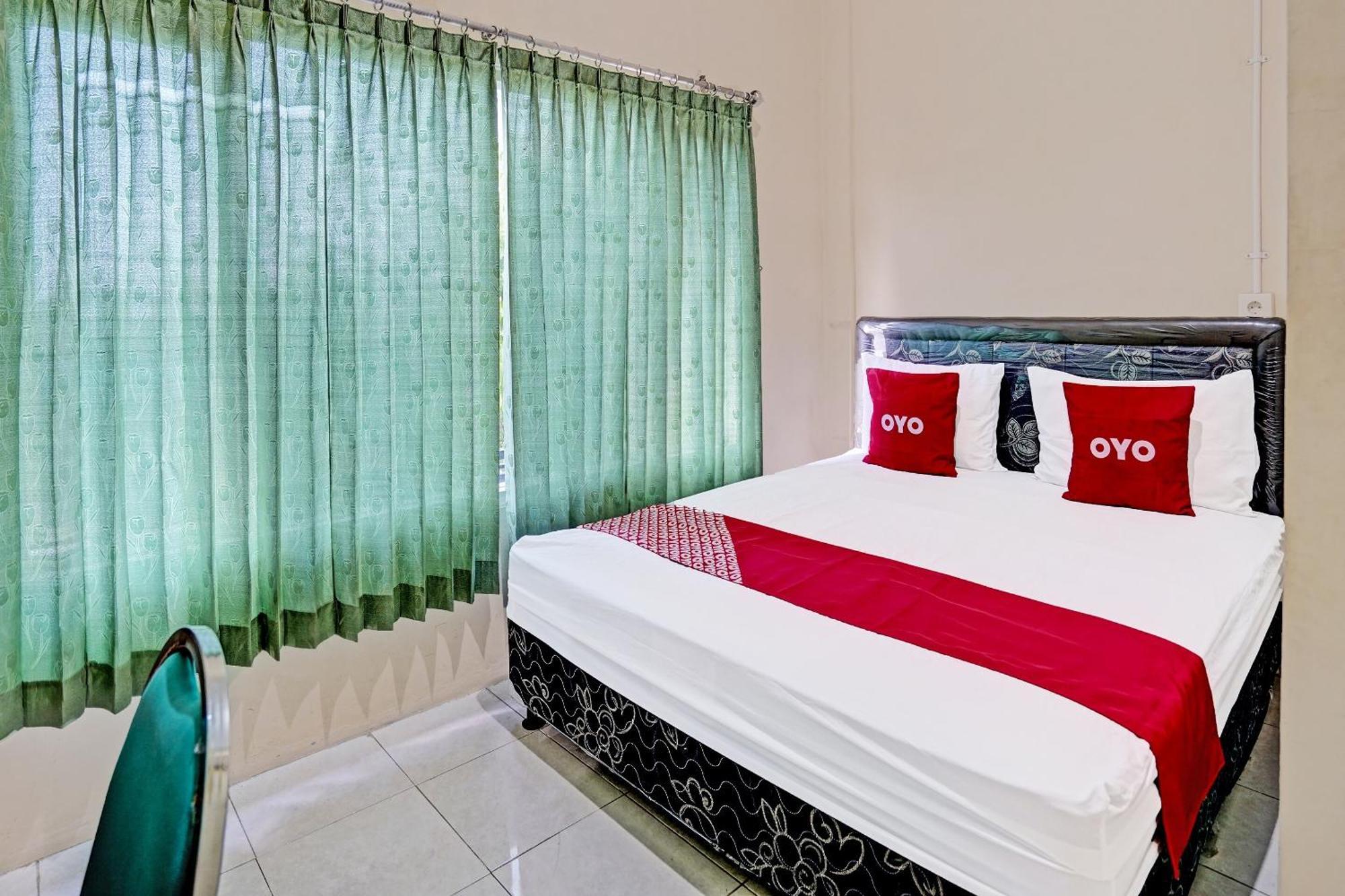 Oyo 91572 Kost Esklusif Barokah Hotel Pasuruan Exterior foto
